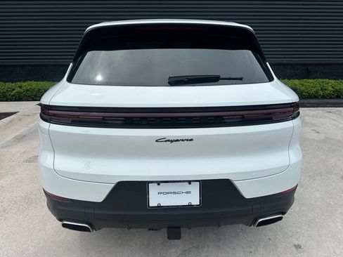Certified 2024 Porsche Cayenne AWD/4WD image 13