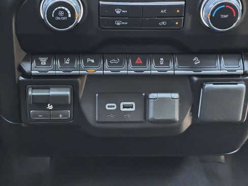 Used 2025 Chevrolet Silverado 2500 Custom w/ Custom Value Package AWD/4WD image 8