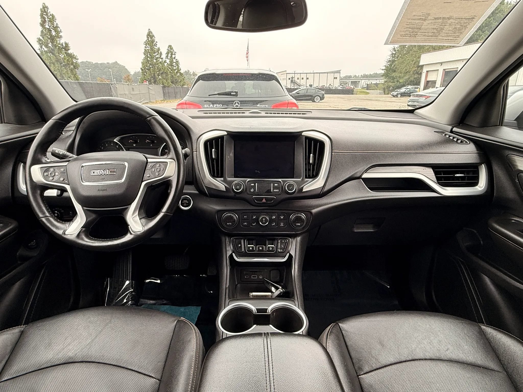 Used 2020 GMC Terrain SLT w/ Preferred Package FWD image 3