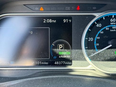 Used 2018 Nissan Leaf SV w/ SV Technology Package image 9