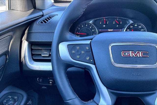 Used 2024 GMC Terrain SLT AWD/4WD image 11