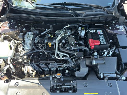 Used 2025 Nissan Altima 2.5 SV FWD image 16