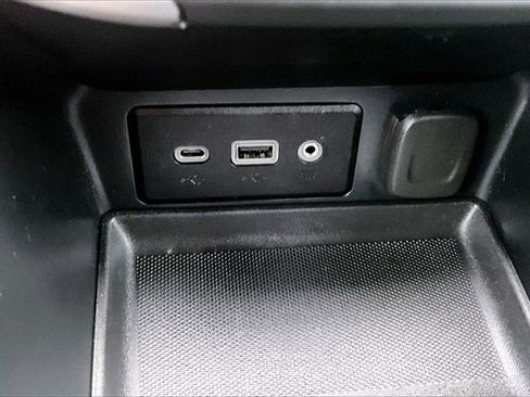 Used 2024 GMC Terrain SLE image 23