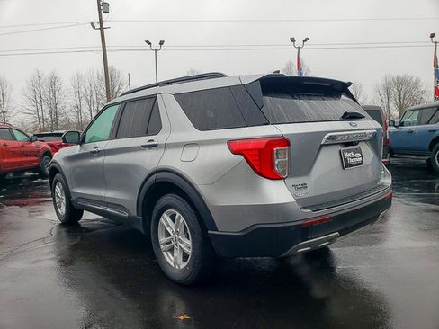 Used 2023 Ford Explorer XLT w/ Equipment Group 202A image 7
