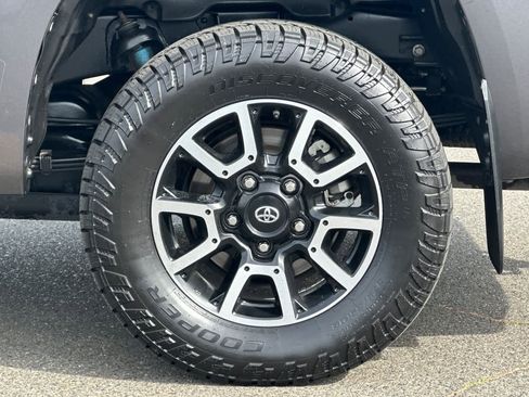 Used 2018 Toyota Tundra SR5 w/ TRD Off Road Package image 29