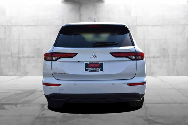 Used 2022 Mitsubishi Outlander ES FWD image 6