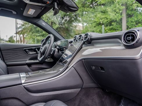 Used 2024 Mercedes-Benz GLC 300 4MATIC w/ AMG Line image 23