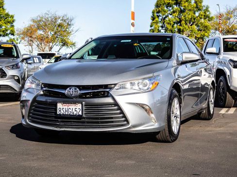 Certified 2017 Toyota Camry LE image 3