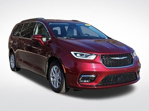 Used 2021 Chrysler Pacifica Touring-L image 3