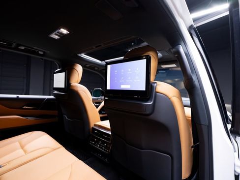 Used 2025 Lexus LX 600 4WD w/ Appearance Package image 49