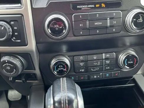 Used 2019 Ford F150 Platinum w/ Max Trailer Tow Package image 25