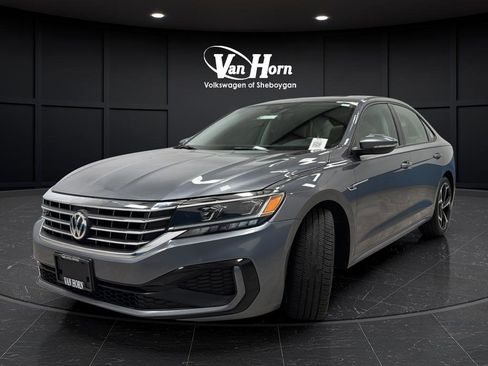 Used 2020 Volkswagen Passat 2.0T R-Line image 3