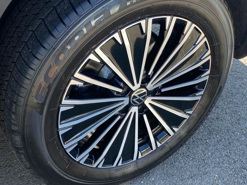 Certified 2025 Volkswagen Tiguan S AWD/4WD image 19
