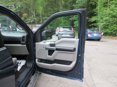 Used 2017 Ford F150 XLT w/ Equipment Group 302A Luxury AWD/4WD image 20