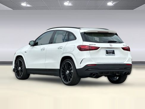 New 2026 Mercedes-Benz GLA 35 AMG 4MATIC image 3