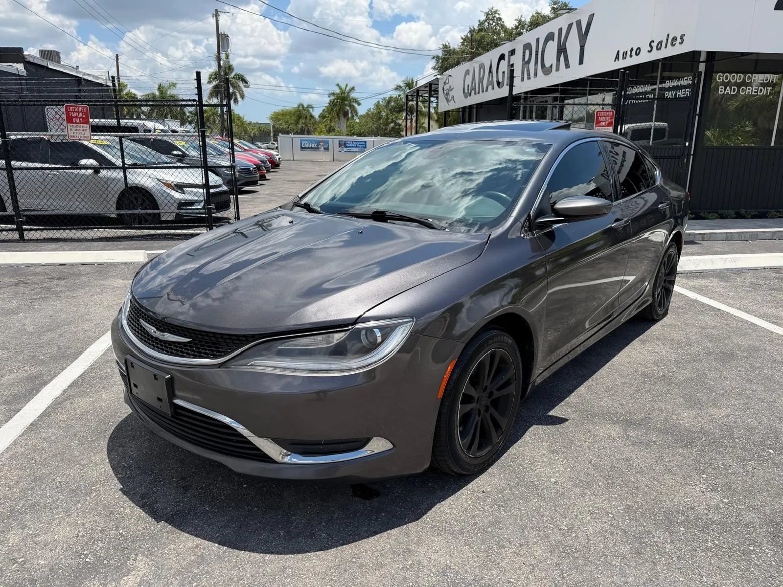 Used 2015 Chrysler 200 Limited w/ Convenience Group FWD image 9