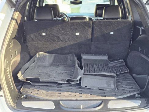 Used 2017 Jeep Grand Cherokee Limited image 19