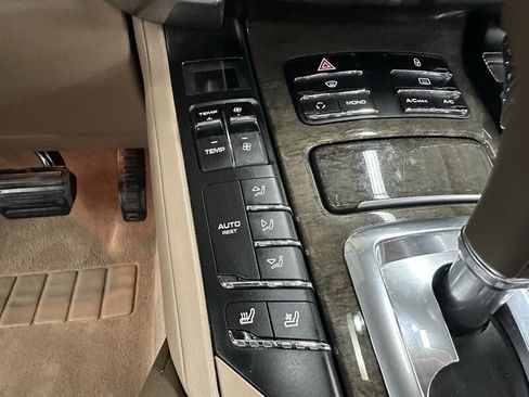 Used 2013 Porsche Cayenne Diesel AWD/4WD image 19