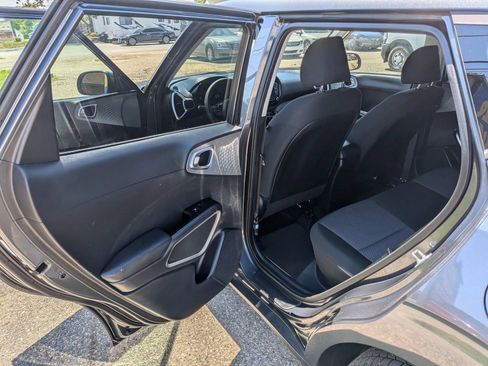 Used 2024 Kia Soul LX w/ Option Group 015 FWD image 19