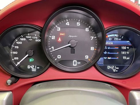 Used 2021 Porsche 718 Boxster Spyder RWD image 38