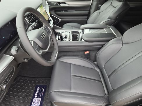 New 2026 Jeep Grand Wagoneer Limited AWD/4WD image 10