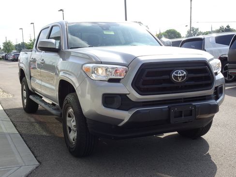 Used 2020 Toyota Tacoma SR AWD/4WD image 5