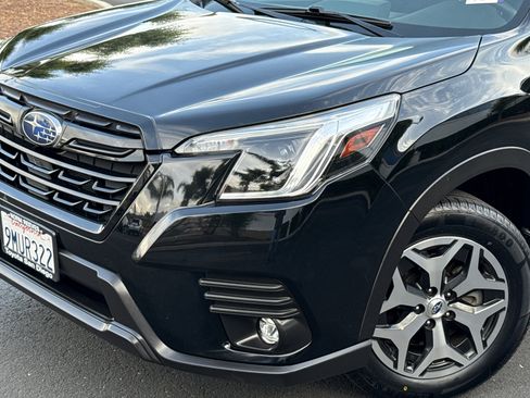 Used 2024 Subaru Forester Premium AWD/4WD image 3