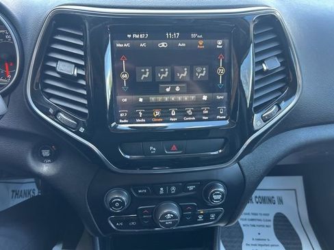 Used 2019 Jeep Cherokee Limited image 13