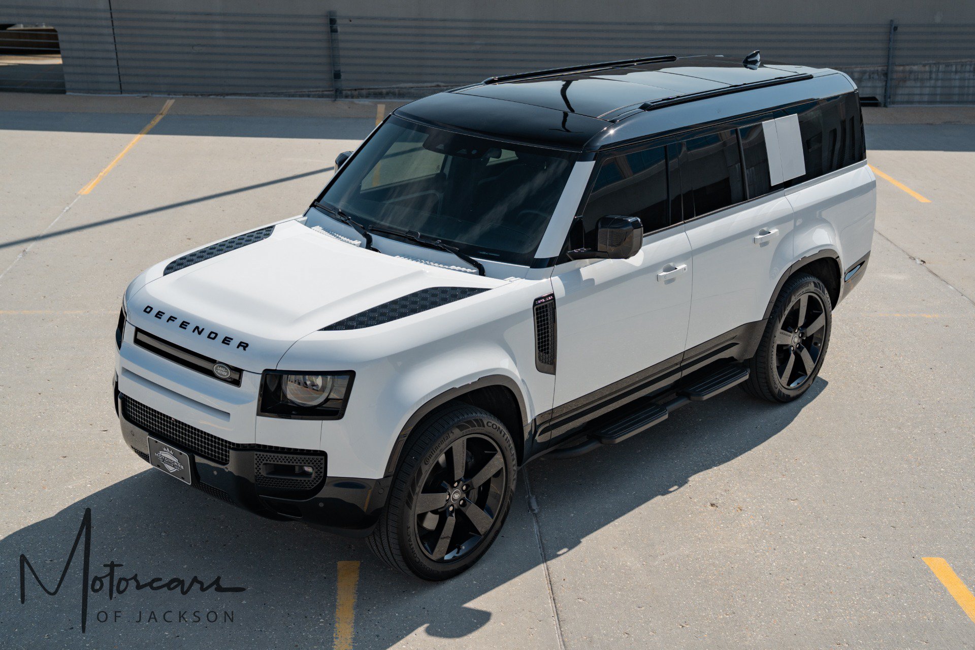 Used 2025 Land Rover Defender 130 X-Dynamic SE AWD/4WD image 24