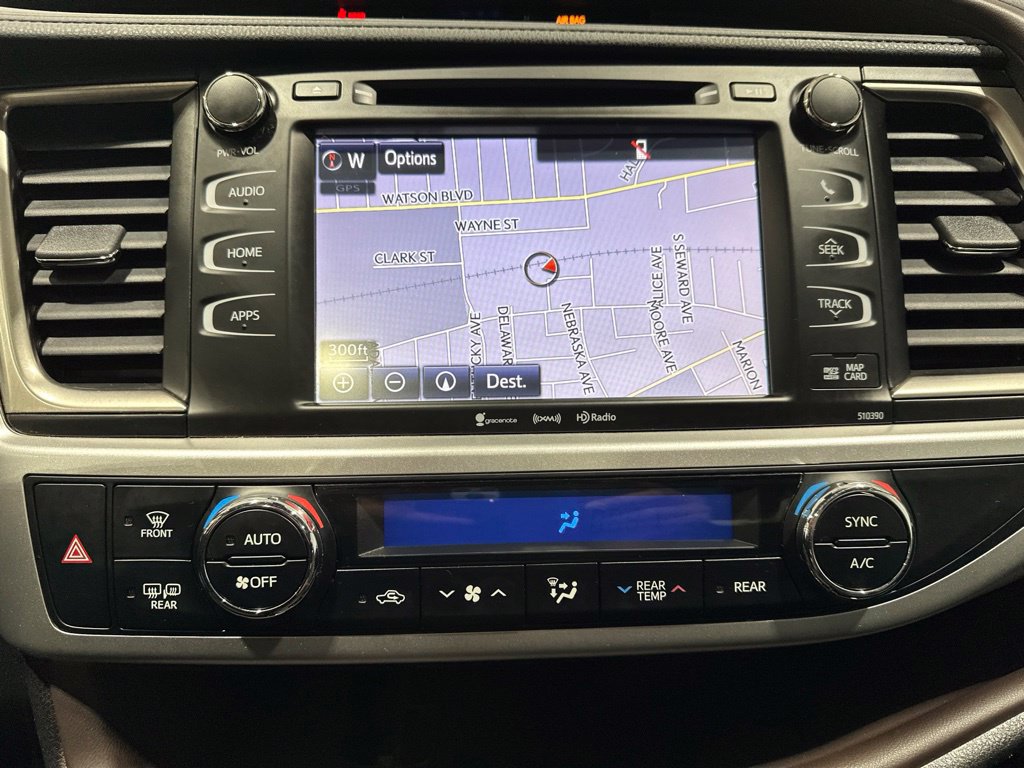 Used 2019 Toyota Highlander XLE AWD/4WD image 11