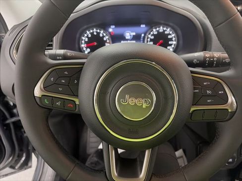 Used 2022 Jeep Renegade Latitude image 17