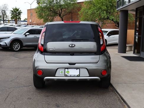 Used 2018 Kia Soul + FWD image 9