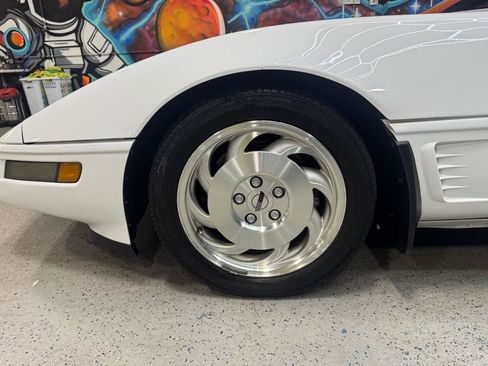 Used 1996 Chevrolet Corvette Coupe RWD image 19