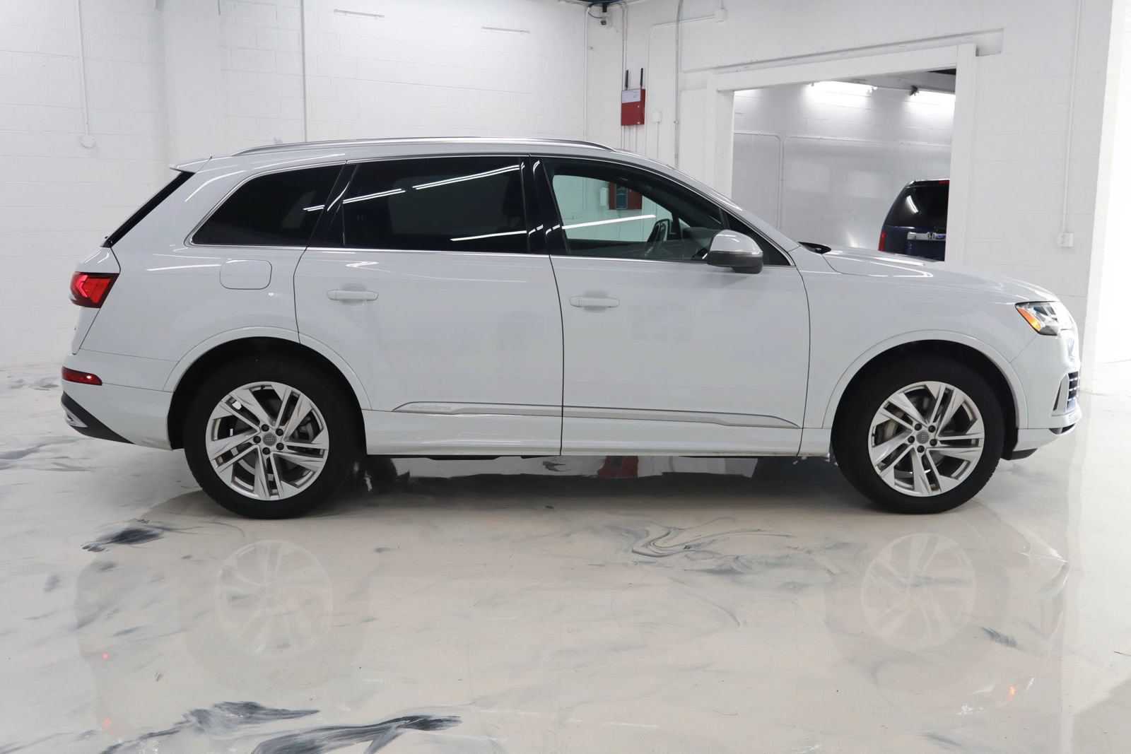 Used 2020 Audi Q7 3.0T Premium w/ Convenience Package AWD/4WD image 11