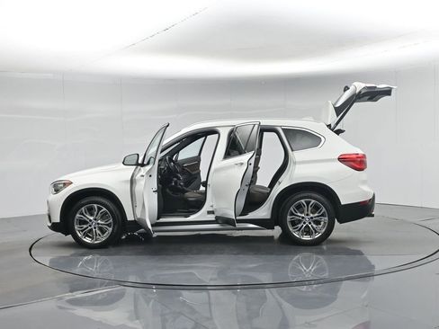 Used 2017 BMW X1 xDrive28i image 39