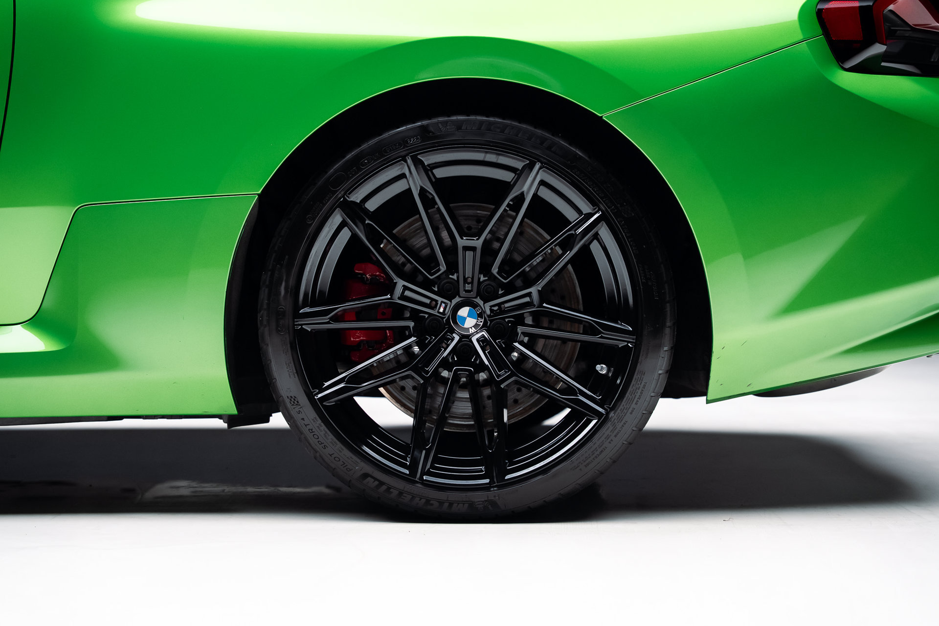 Used 2025 BMW M2 w/ Lighting Package RWD image 22