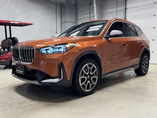 Used 2023 BMW X1 xDrive28i w/ Premium Package AWD/4WD image 3
