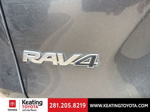 Used 2021 Toyota RAV4 XLE image 9