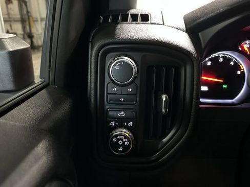 Used 2022 Chevrolet Silverado 2500 Custom w/ Custom Value Package AWD/4WD image 30