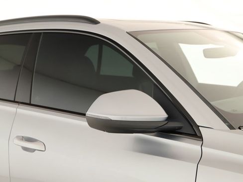 Used 2019 Audi Q8 Premium Plus w/ Premium Plus image 35