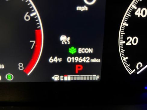 Used 2025 Honda Pilot EX-L image 18