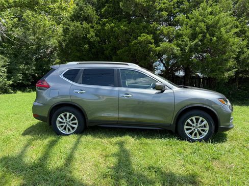 Used 2020 Nissan Rogue SV FWD image 7
