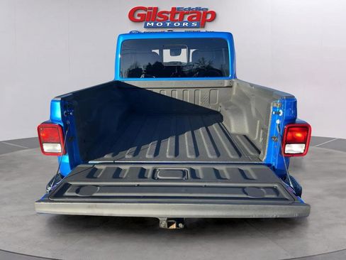 Used 2024 Jeep Gladiator Sport w/ Premium Package AWD/4WD image 6