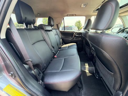 Used 2018 Toyota 4Runner TRD Off-Road Premium AWD/4WD image 23