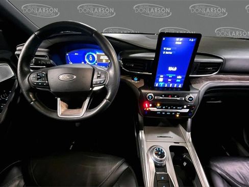Used 2020 Ford Explorer Platinum w/ Premium Technology Package image 20