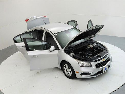 Used 2015 Chevrolet Cruze LT image 21