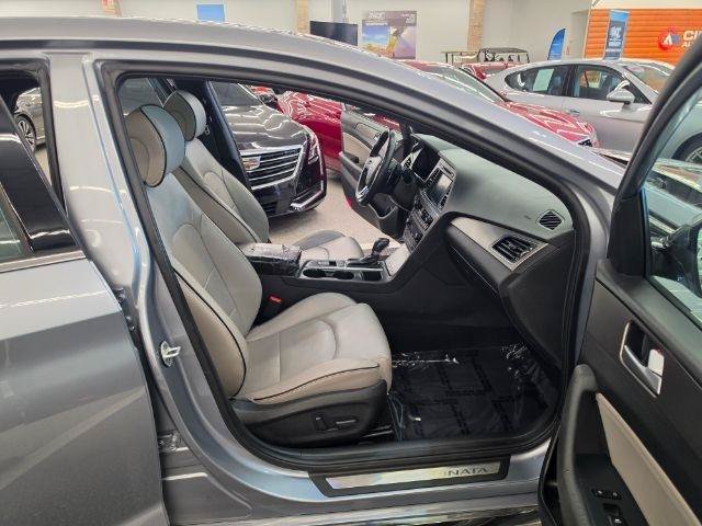 Used 2017 Hyundai Sonata Limited 2.0T w/ Winter Weather Package FWD image 39