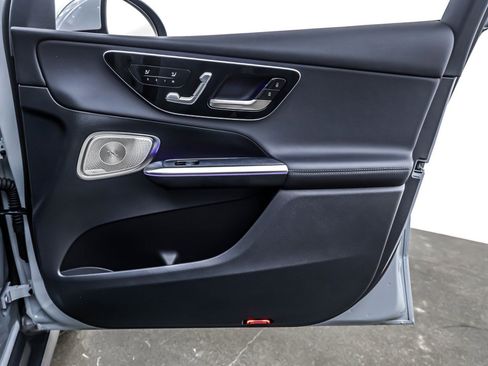 Used 2025 Mercedes-Benz GLC 300 image 23