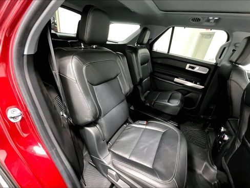 Used 2022 Ford Explorer Limited w/ Equipment Group 301A RWD image 33