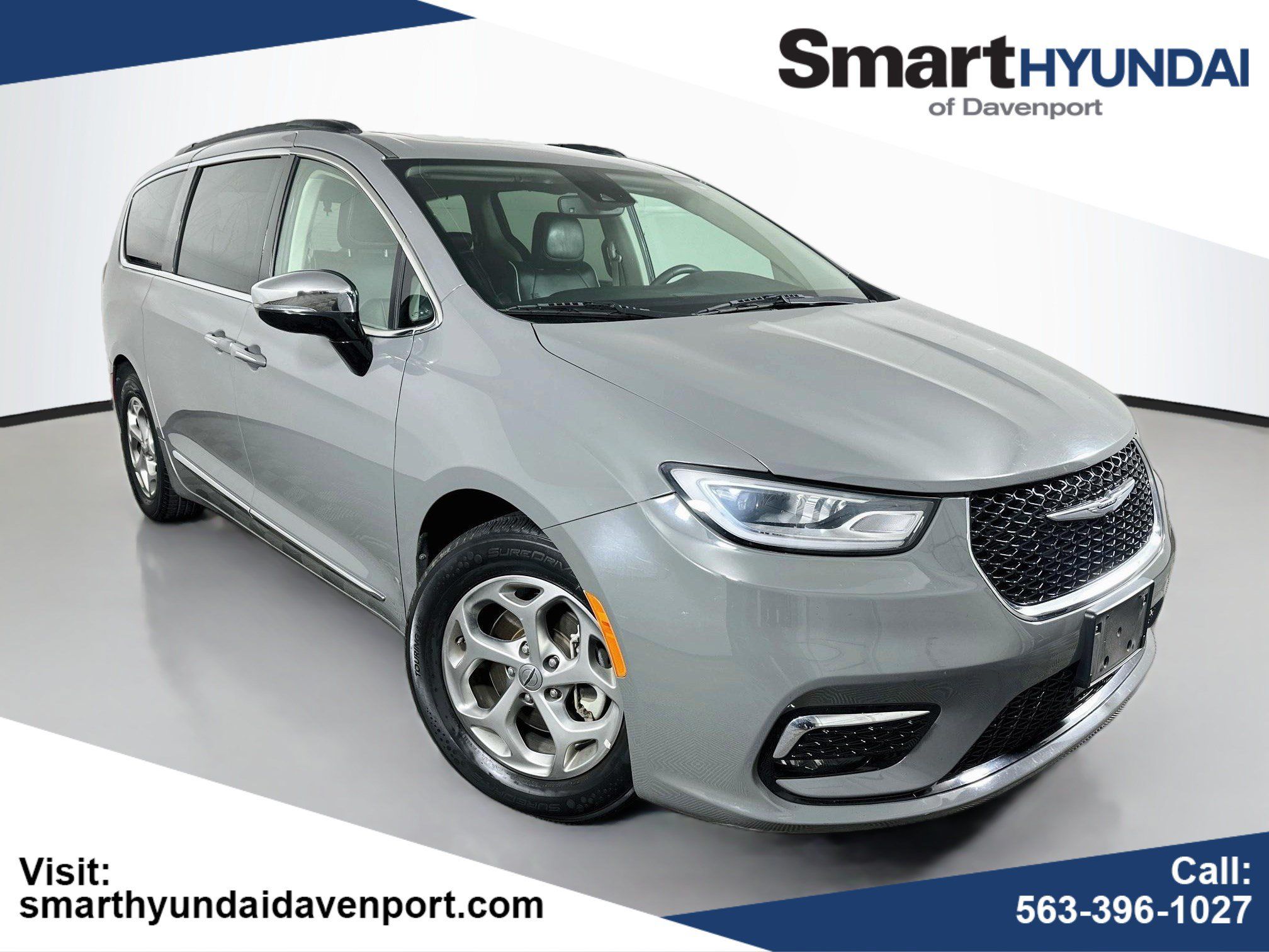Used 2023 Chrysler Pacifica Limited FWD image 1